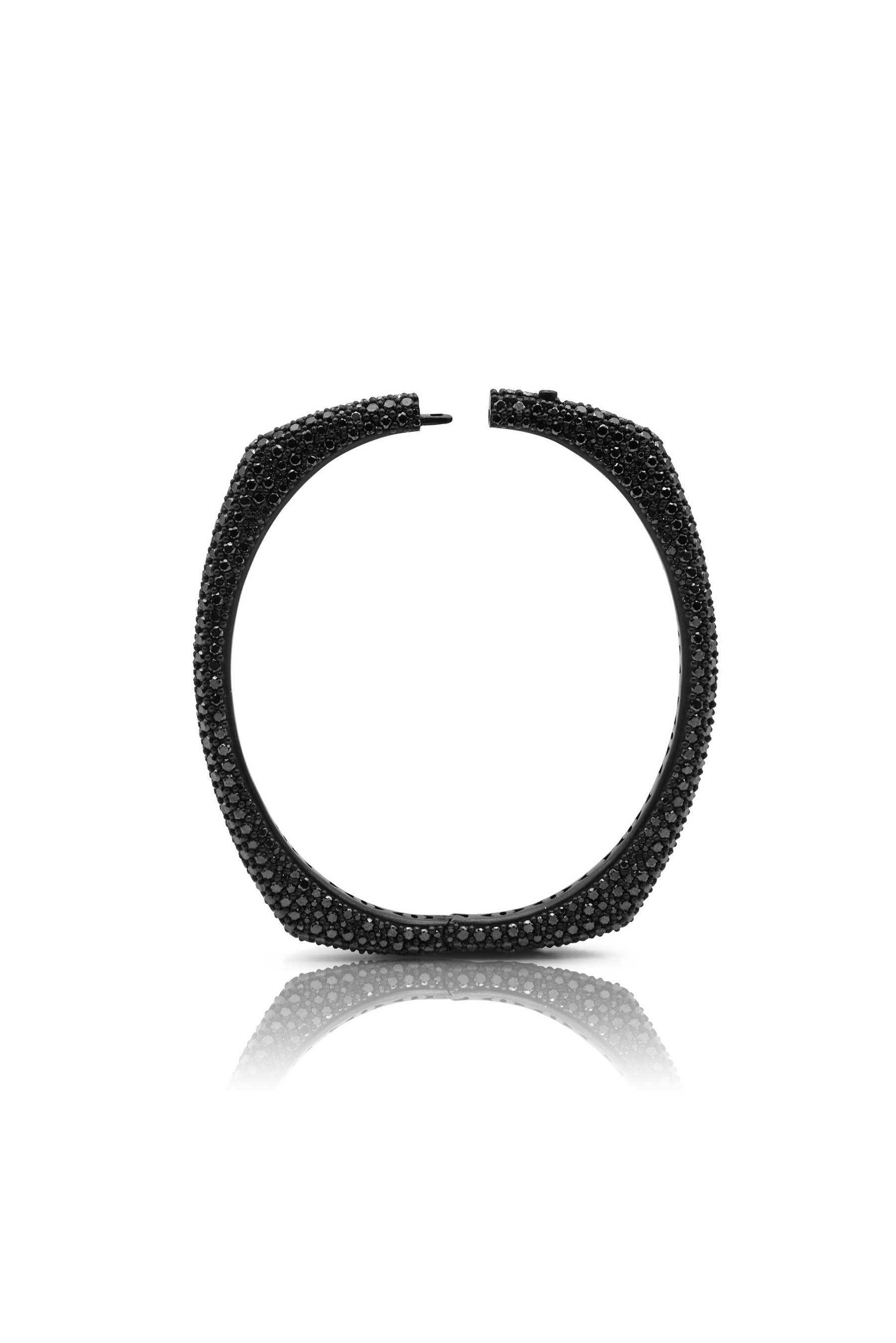 GHOST BRACELET - Red Carpet Moment